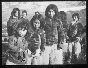 Image: Six Inuit children, 2 Inuit women